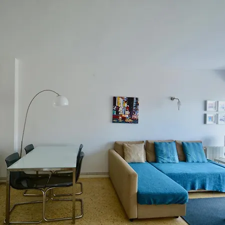 Vinyet Sunshine 2 Bed 2 Bath Steps From The Apartment *